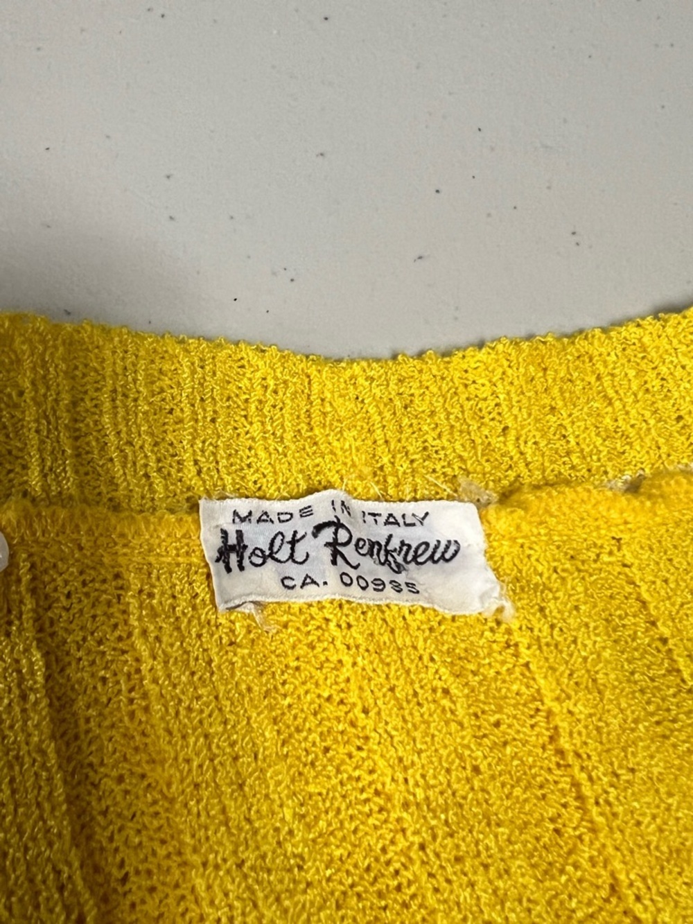HOLT RENFREW Vintage Textured Ribbed Knit Cardigan - Picture 4 of 10